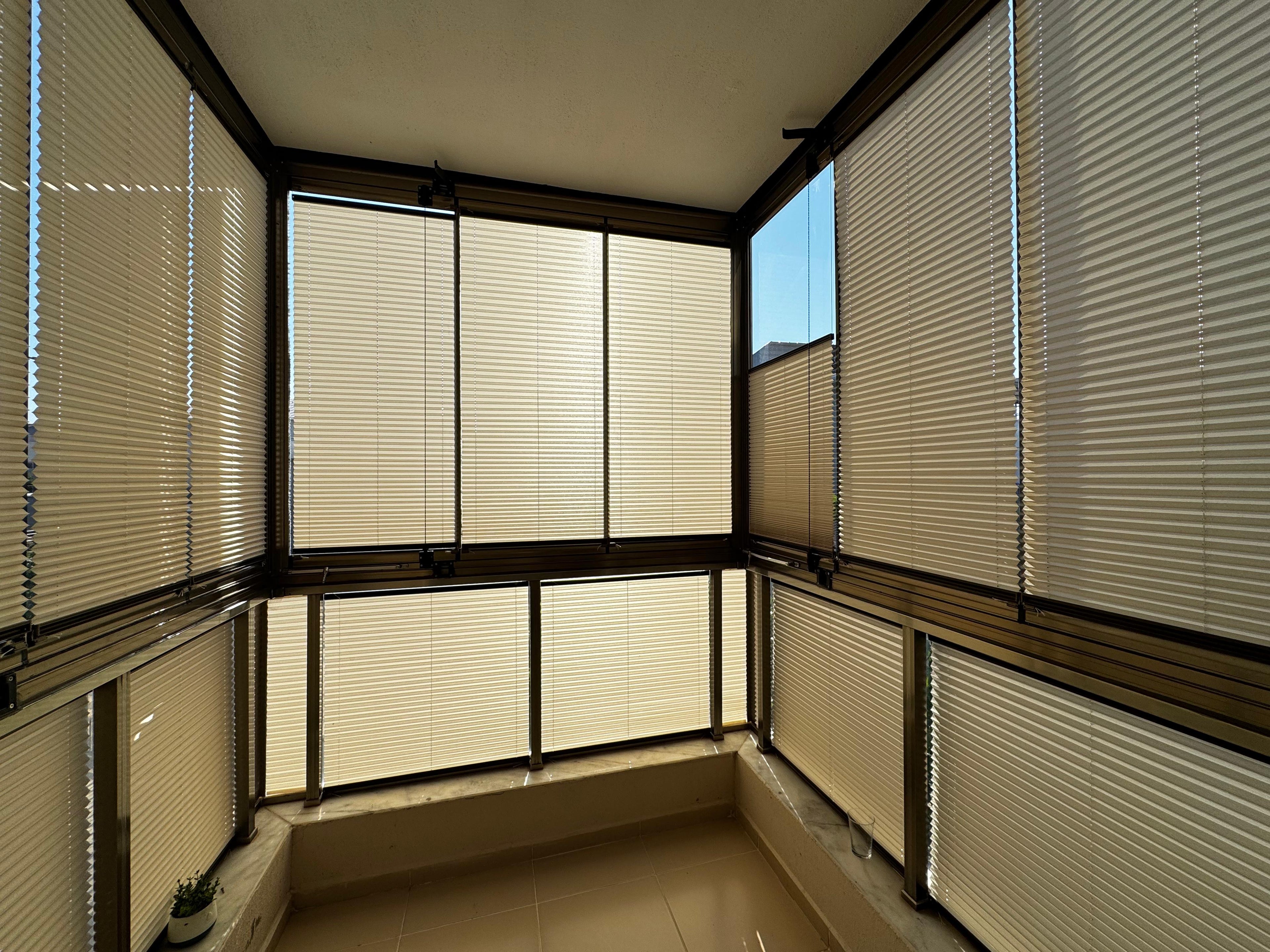 Cam Balkon İçin Güneş Kırıcı Plise Perde