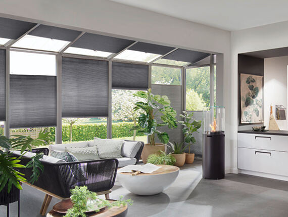 Kış Bahçesi İçin Isı Yalıtımlı Plise Perde – Şıklık ve Konfor Bir Arada